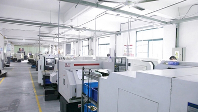 مركز ماكينات التصنيع الآلي CNC   